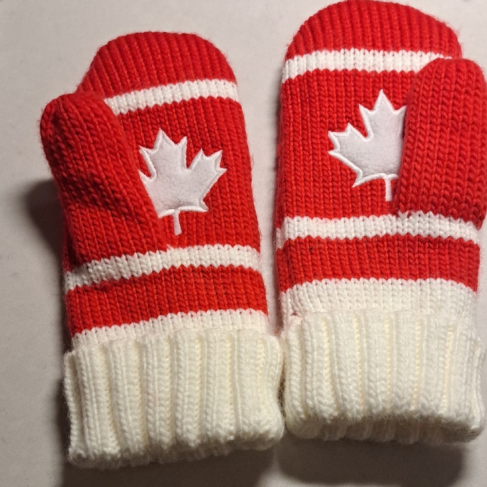 New Without Tags Canada Mittens